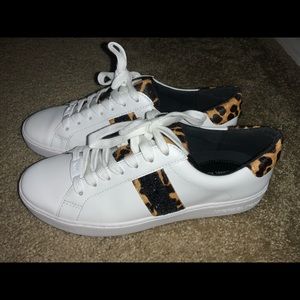 MICHAEL KORS leather shoes. (Like NEW)